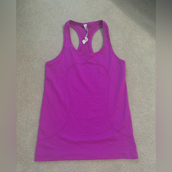 Lululemon Swiftly Tech Razorback! Never worn!! - Picture 1 of 2